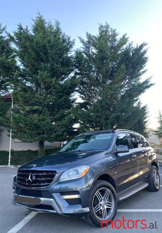 2012' Mercedes-Benz 350 photo #2