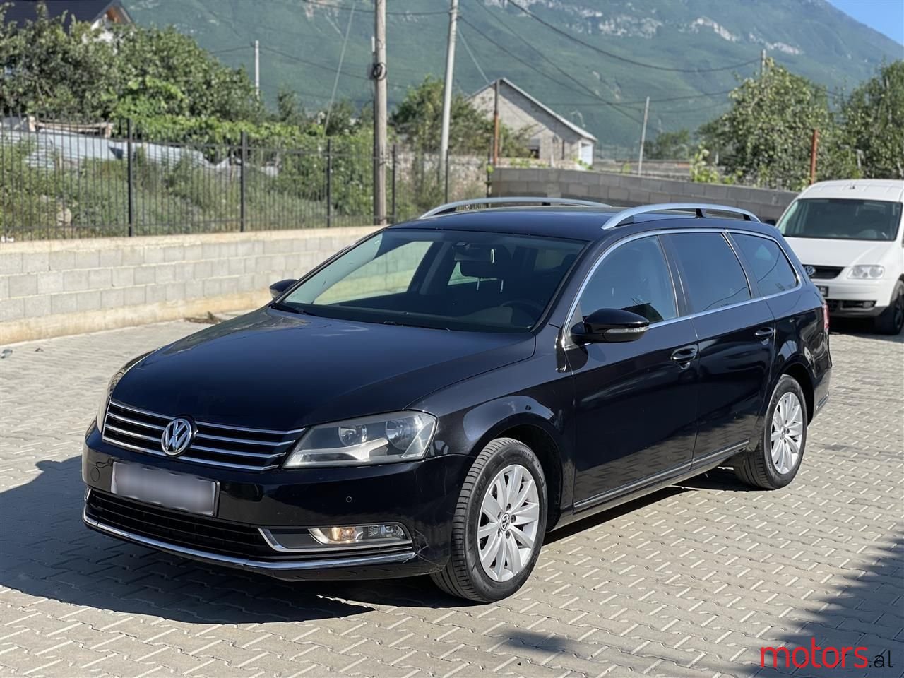 2011' Volkswagen Passat photo #1