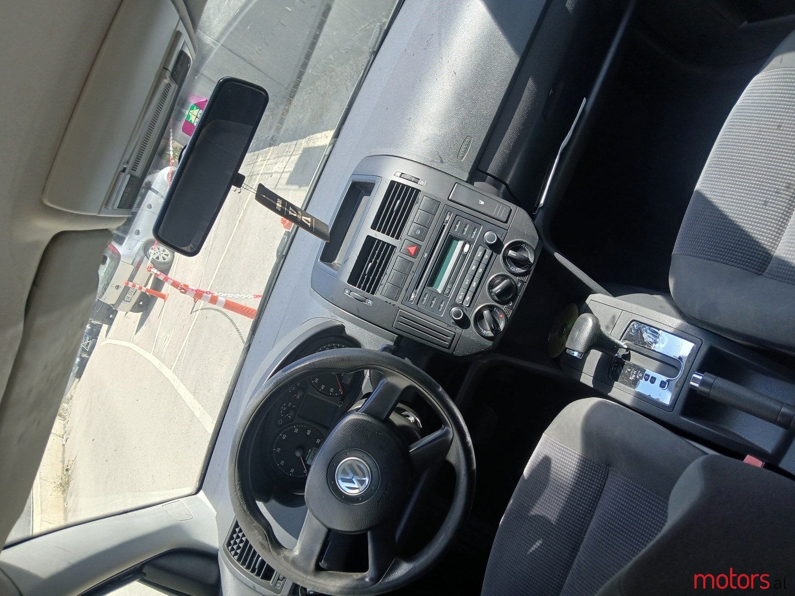 2006' Volkswagen Polo photo #2