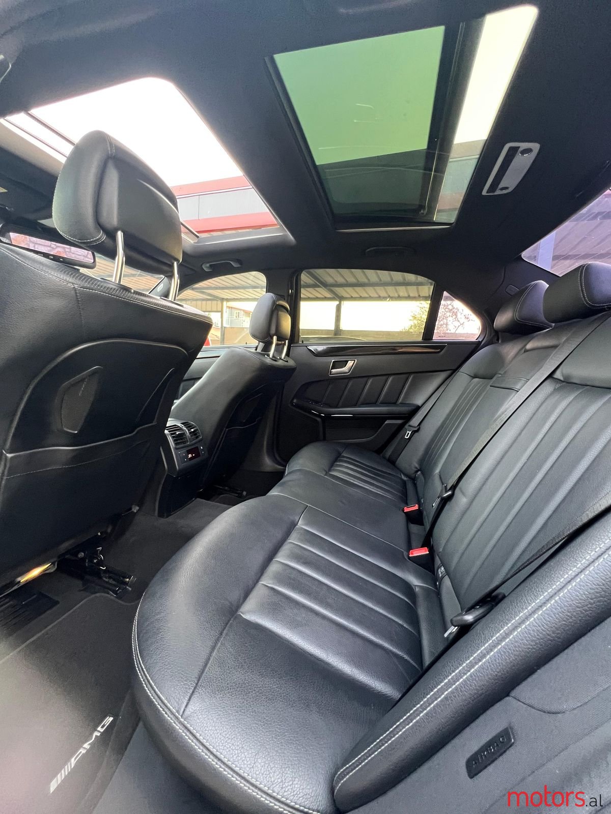 2015' Mercedes-Benz E 350 photo #2