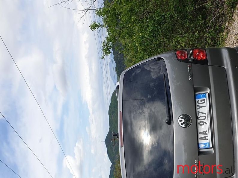 2010' Volkswagen Touran photo #5