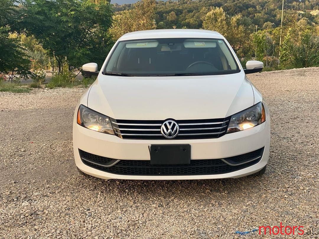 2013' Volkswagen Passat photo #2