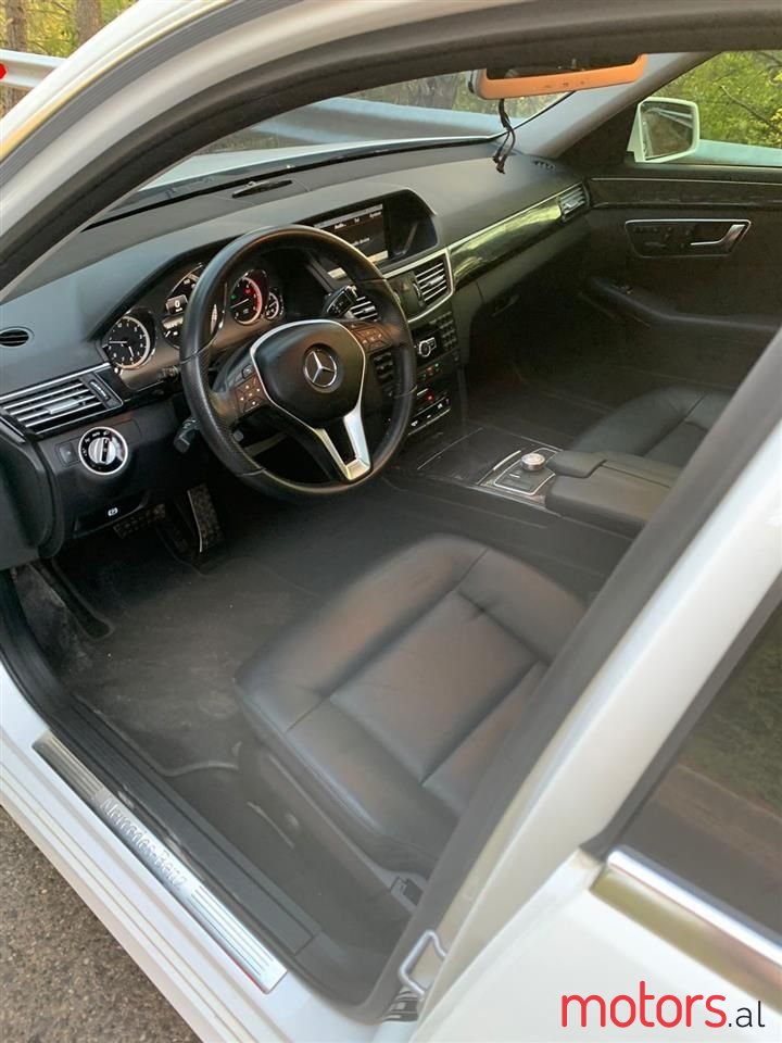 2013' Mercedes-Benz 220 photo #5