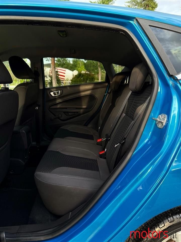 2013' Ford Fiesta photo #4