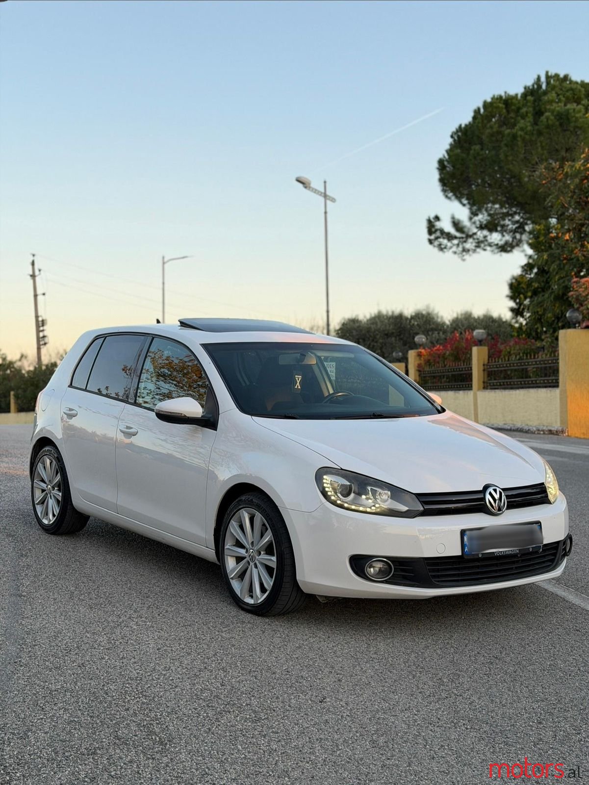2013' Volkswagen Golf photo #1