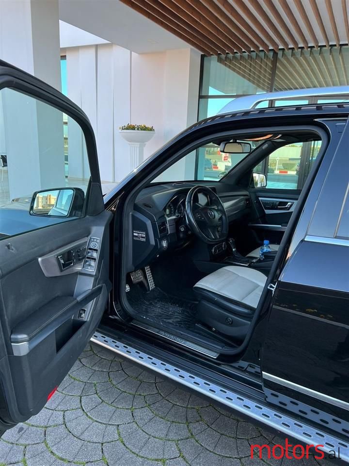 2009' Mercedes-Benz GLK 250 photo #6