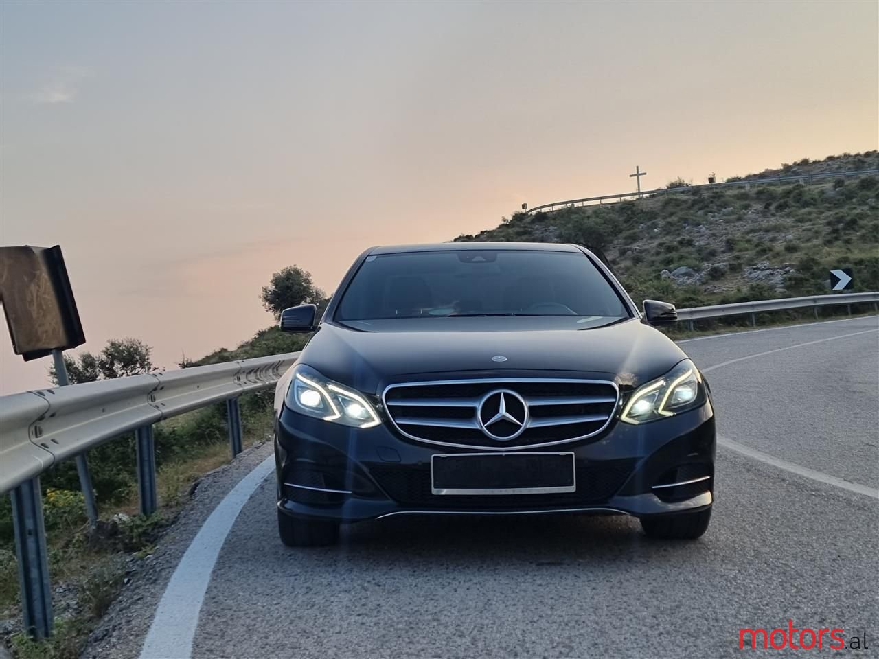 2014' Mercedes-Benz E 220 photo #2