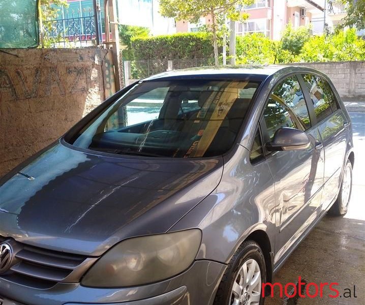 2005' Volkswagen Golf Plus photo #1