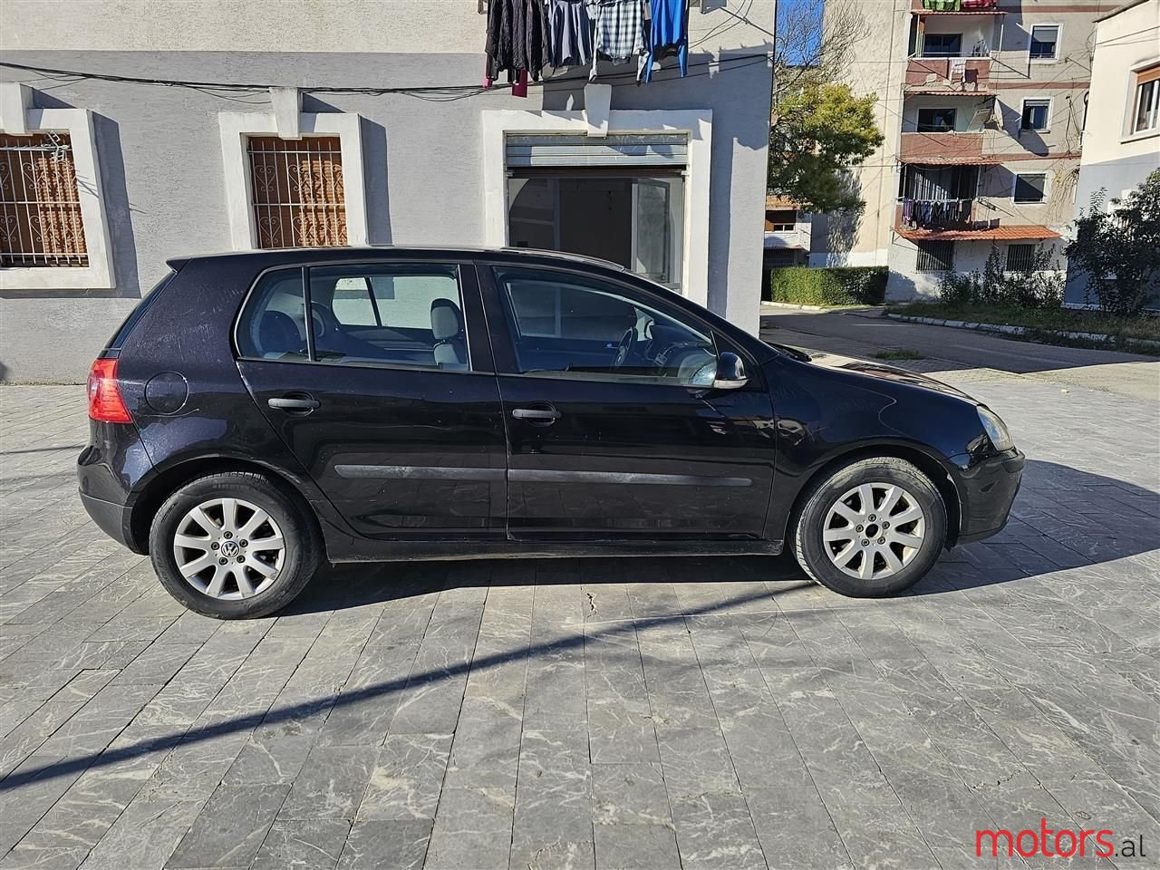 2004' Volkswagen Golf photo #2