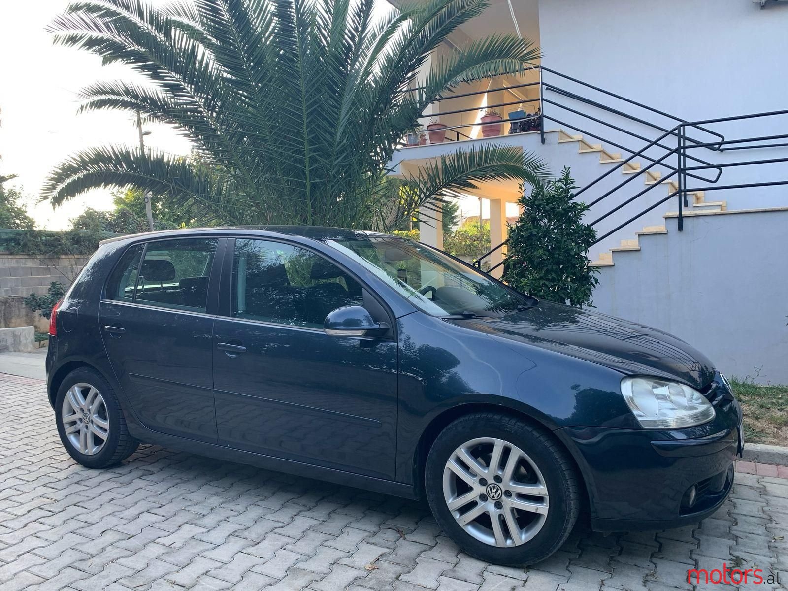 2009' Volkswagen Golf photo #4