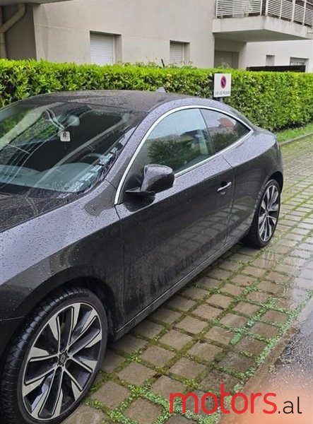 2010' Renault Laguna photo #4