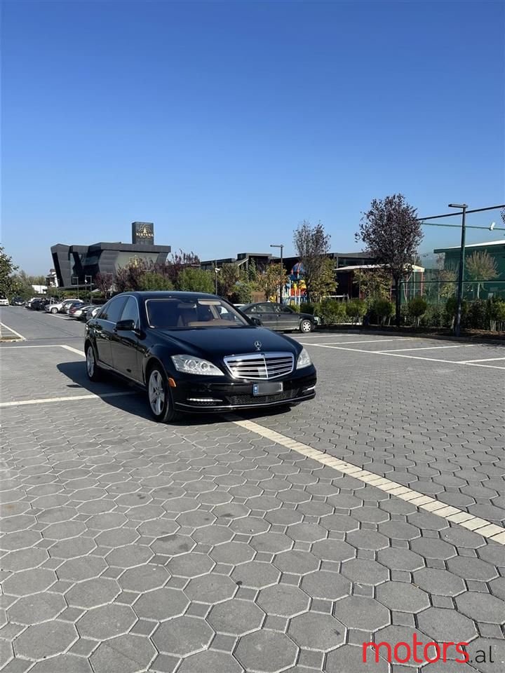 2012' Mercedes-Benz 350 photo #2