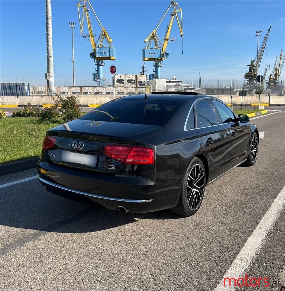 2012' Audi A8 photo #5