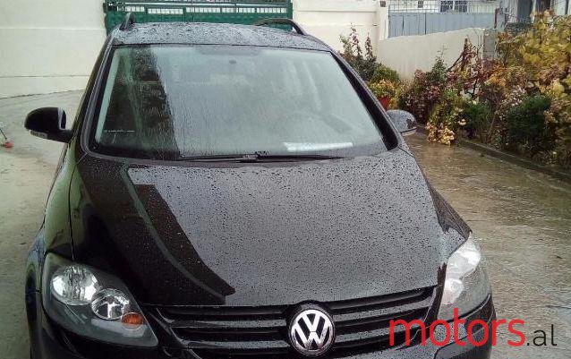 2008' Volkswagen Golf Plus photo #2