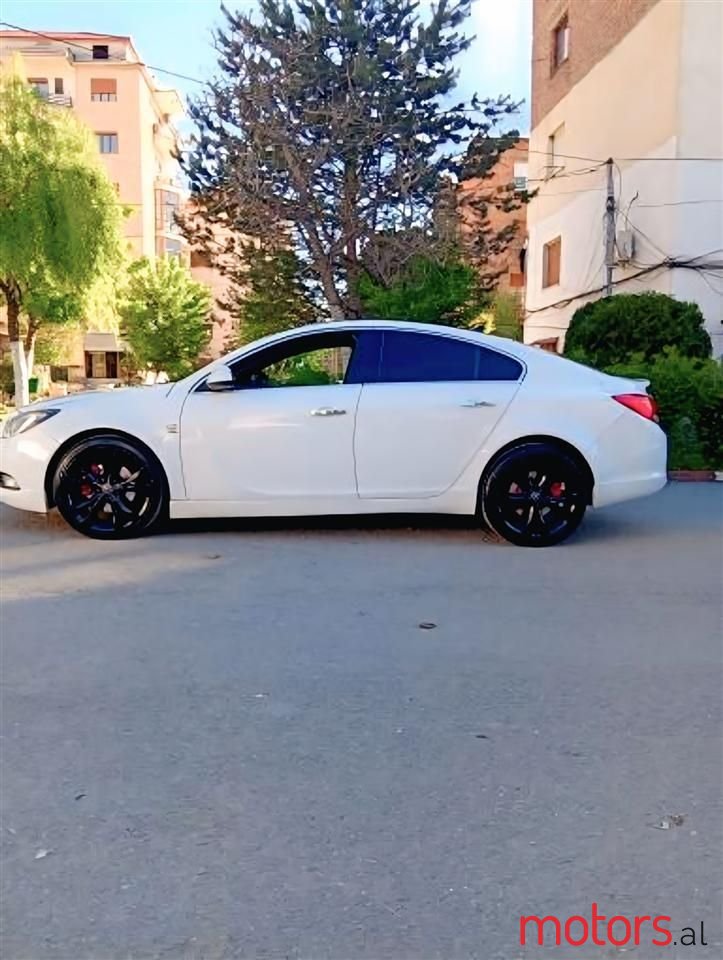 2014' Opel Insignia photo #2