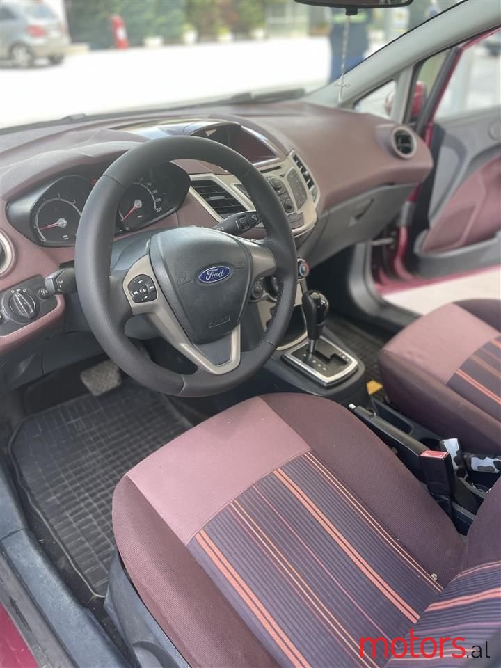 2010' Ford Fiesta photo #6