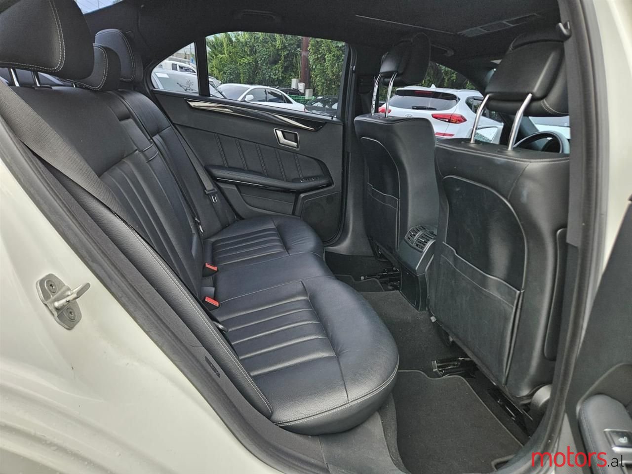 2016' Mercedes-Benz E 220 photo #5