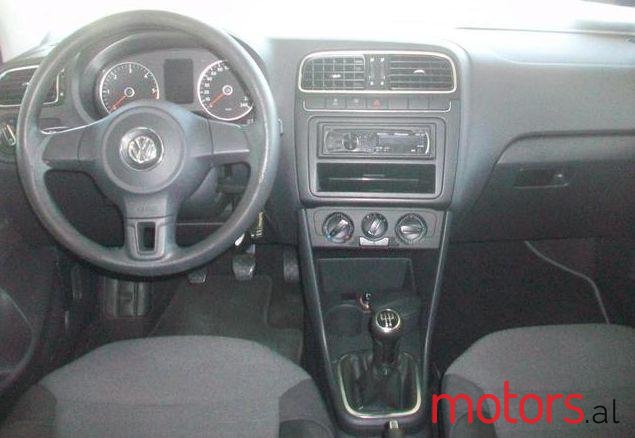 2010' Volkswagen Polo photo #2