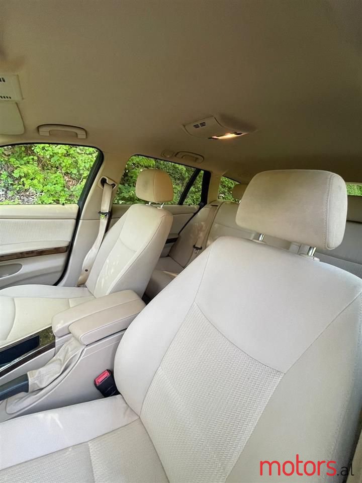 2009' BMW 318 photo #5