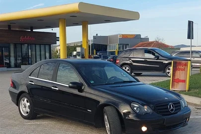 2006' Mercedes-Benz C 180