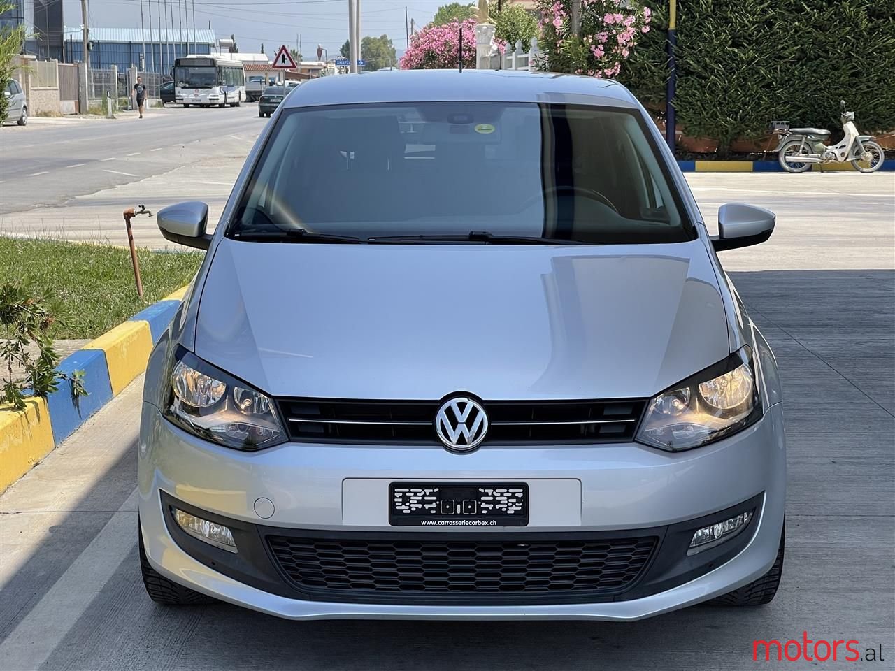 2010' Volkswagen Polo photo #4