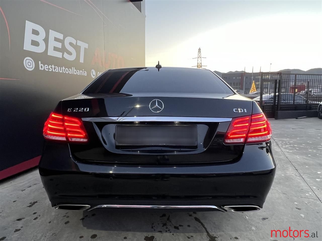 2013' Mercedes-Benz E 220 photo #2