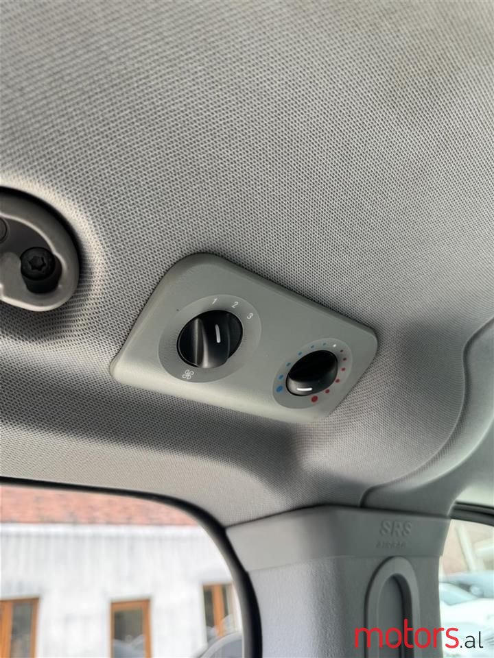 2010' Mercedes-Benz Viano photo #5