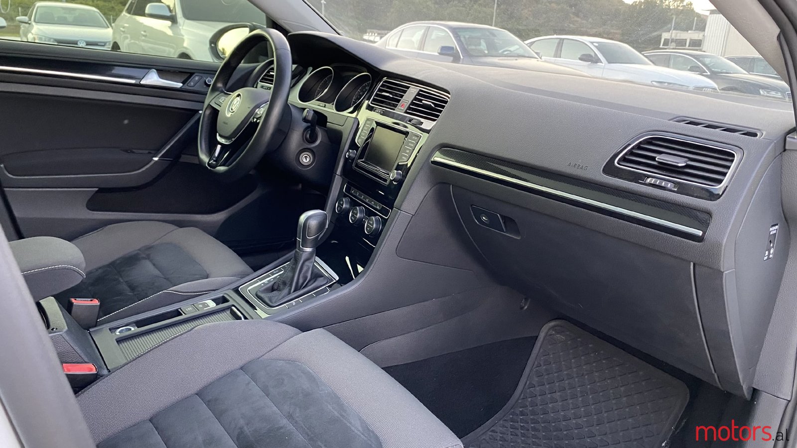 2015' Volkswagen Golf VII photo #3