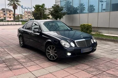 2006' Mercedes-Benz E 200