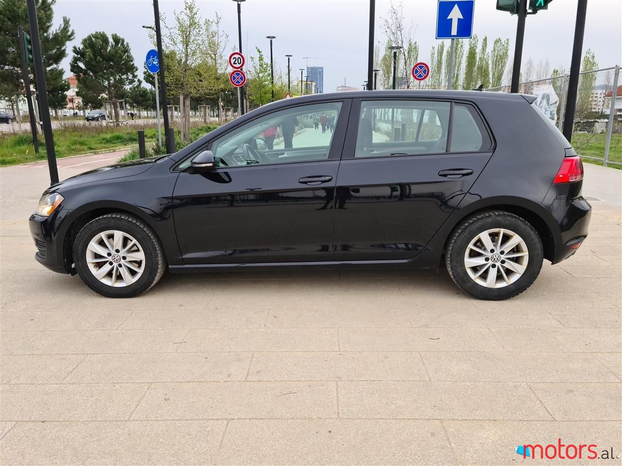 2015' Volkswagen Golf photo #1