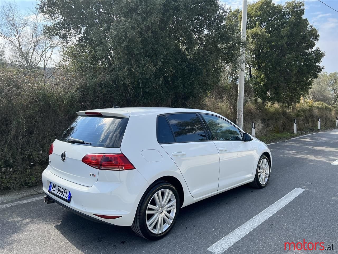 2015' Volkswagen Golf photo #2