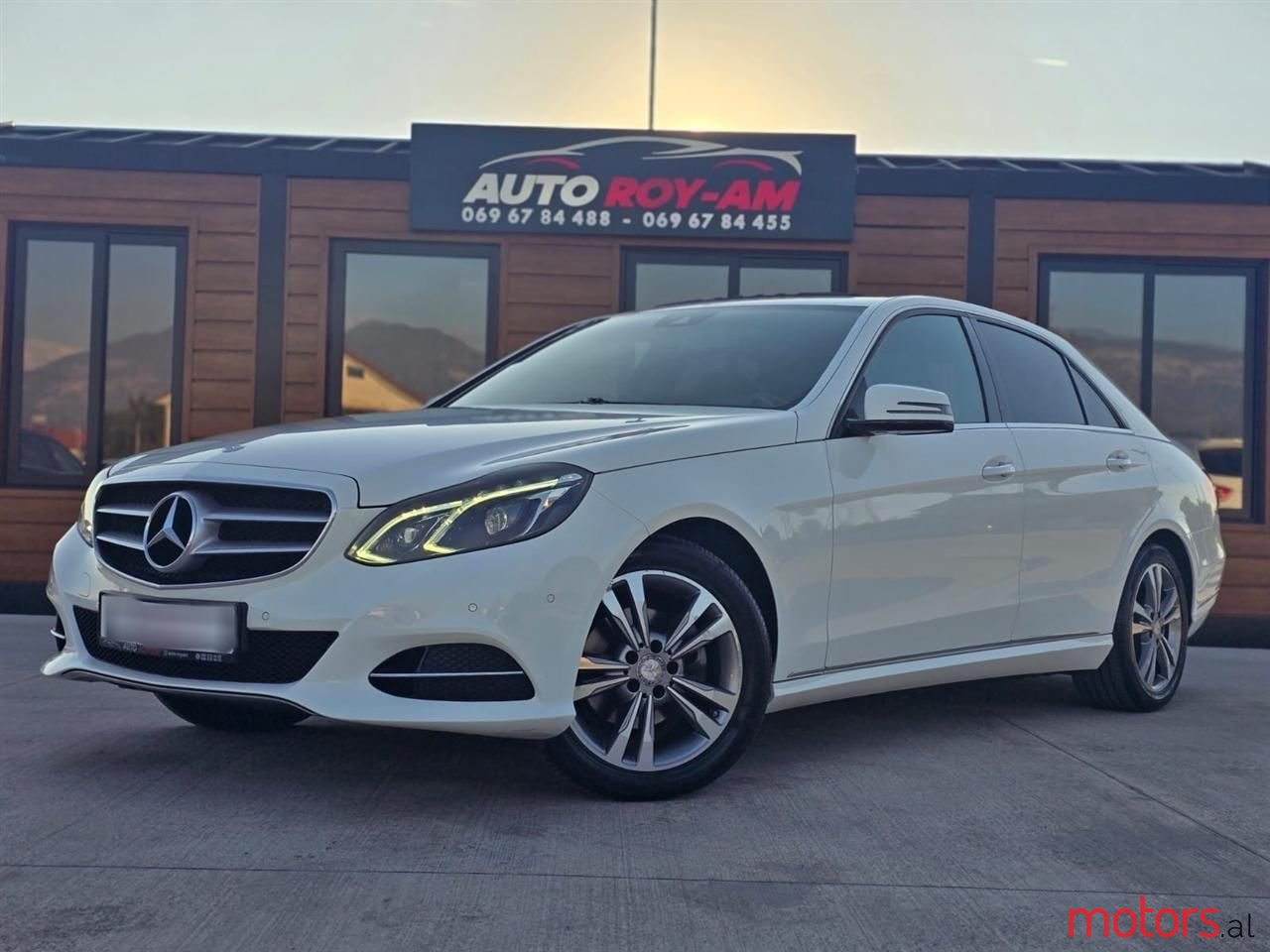 2014' Mercedes-Benz E 220 photo #2