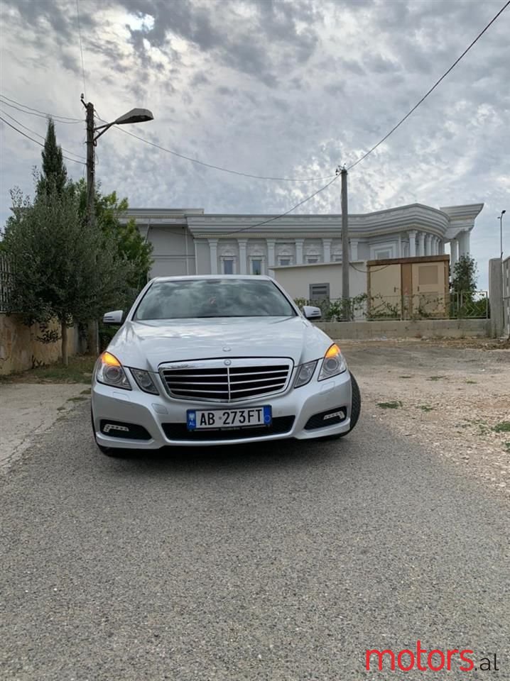 2010' Mercedes-Benz E 220 photo #1