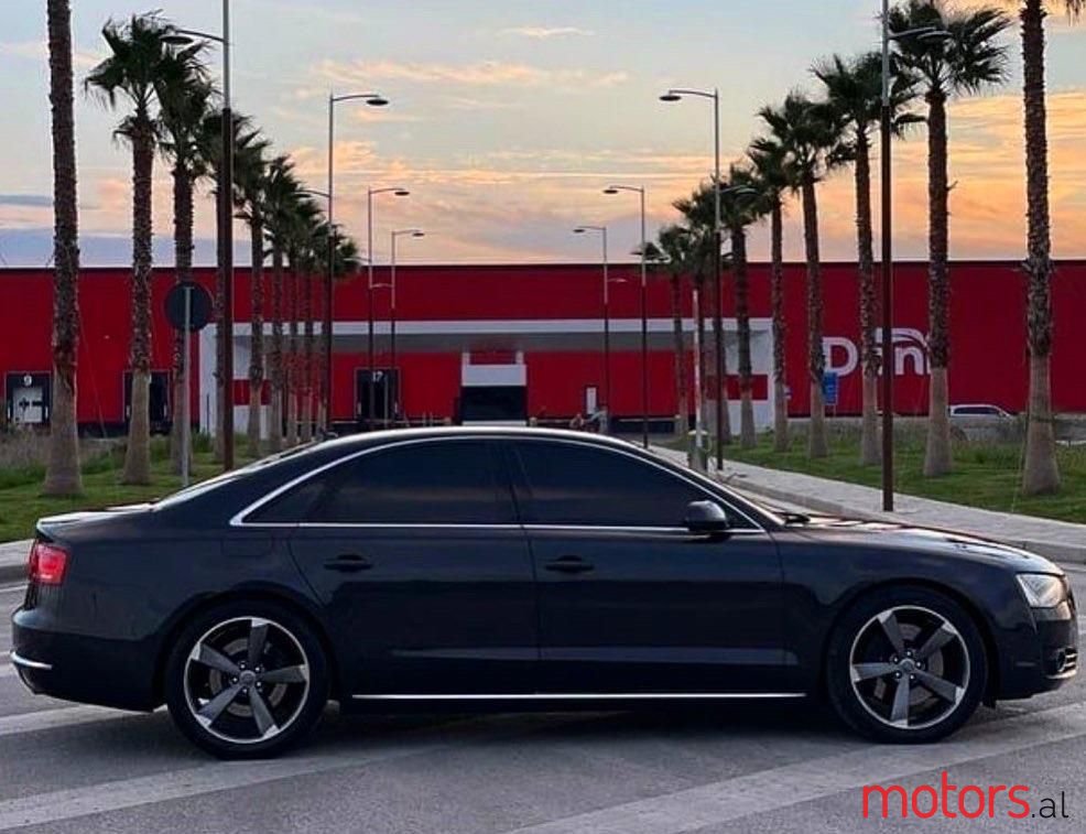 2012' Audi A8 photo #3