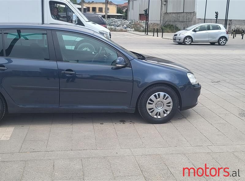 2005' Volkswagen Golf photo #5