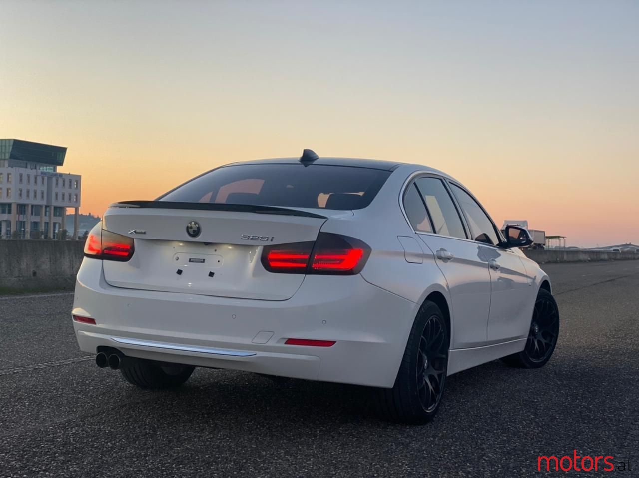 2013' BMW 328 photo #5