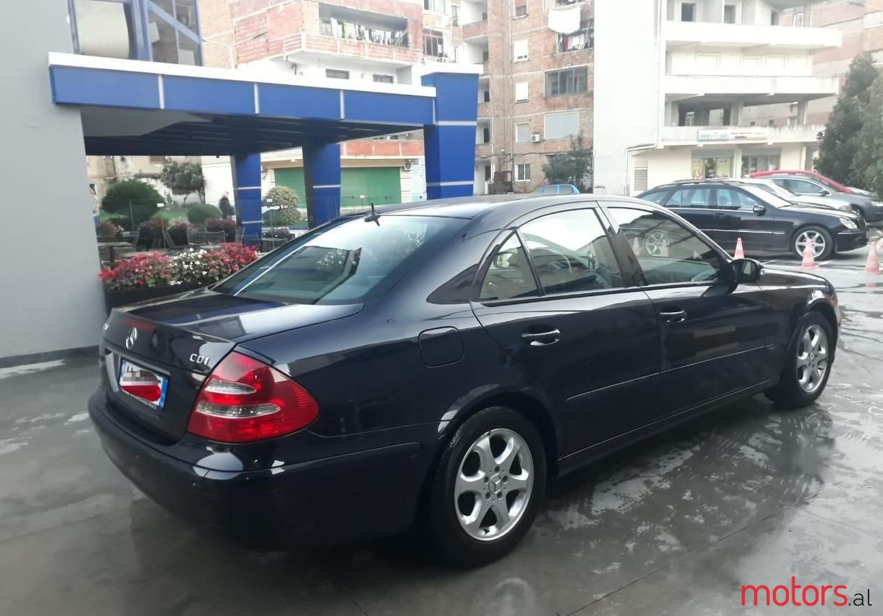 2004' Mercedes-Benz E 270 photo #1