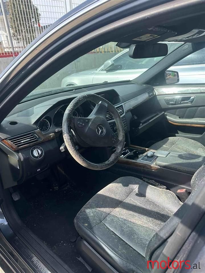 2010' Mercedes-Benz E 55 AMG photo #6