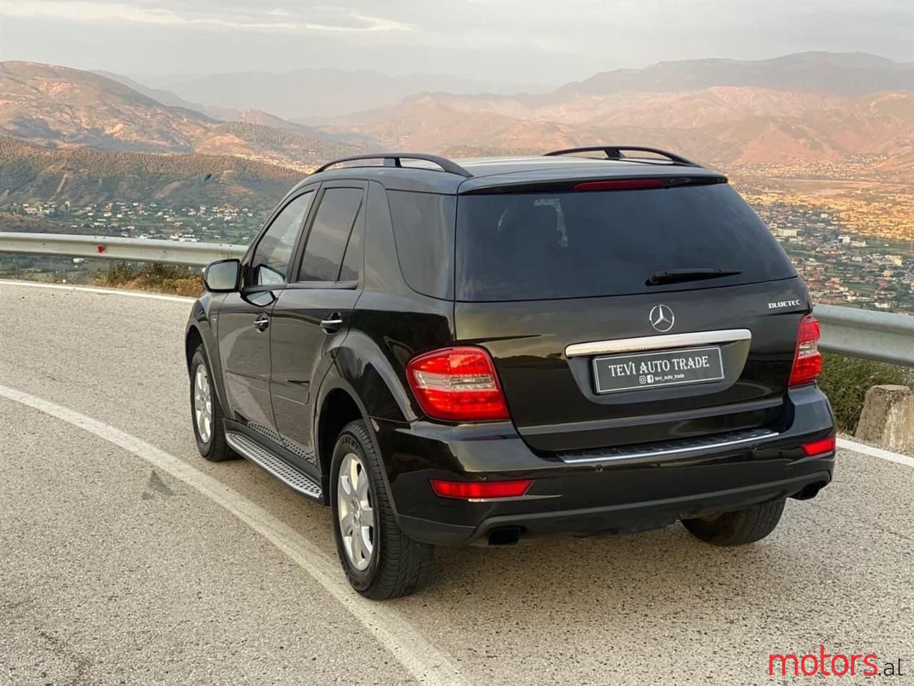 2010' Mercedes-Benz ML 350 photo #2
