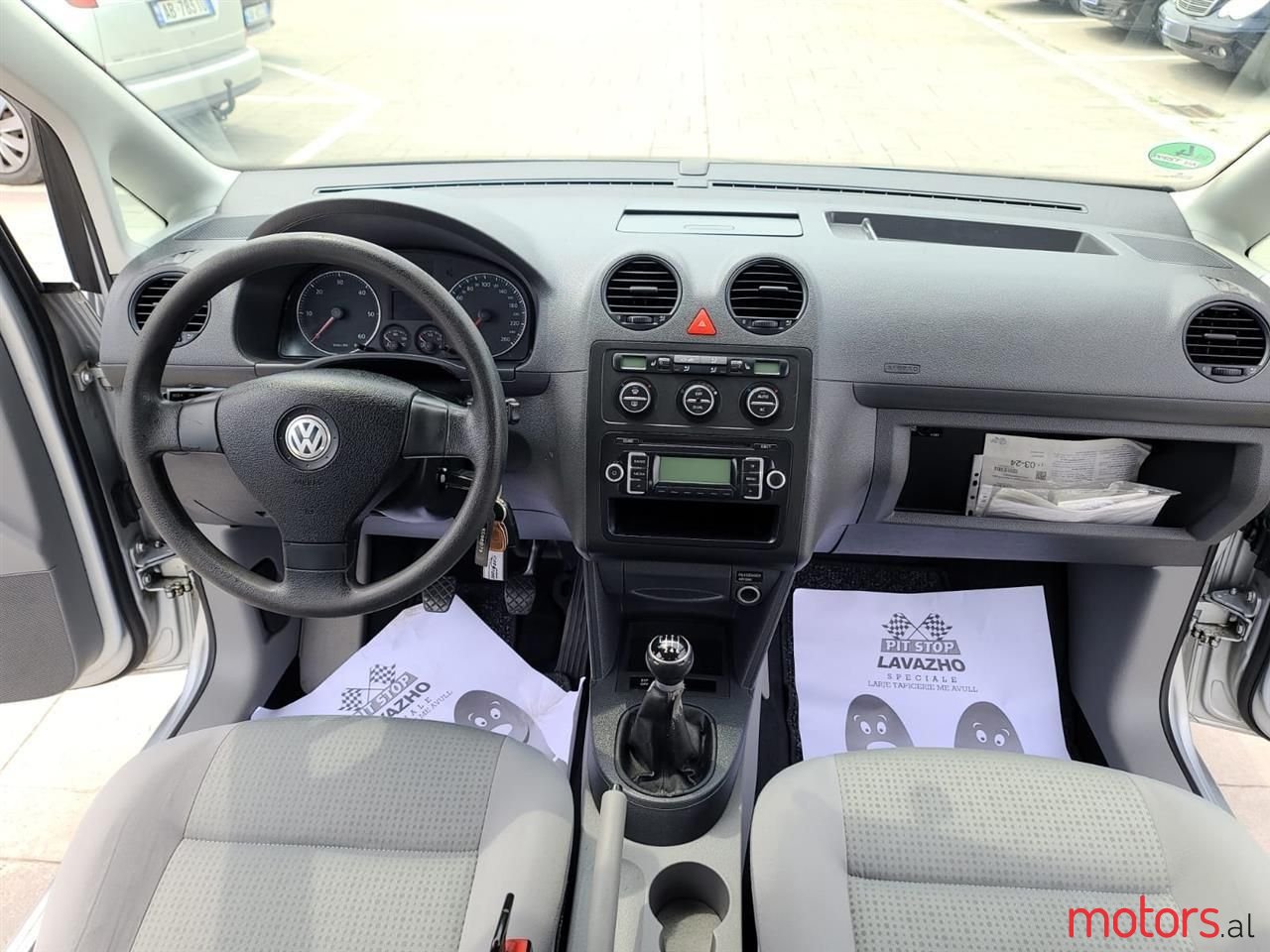 2008' Volkswagen Caddy photo #2