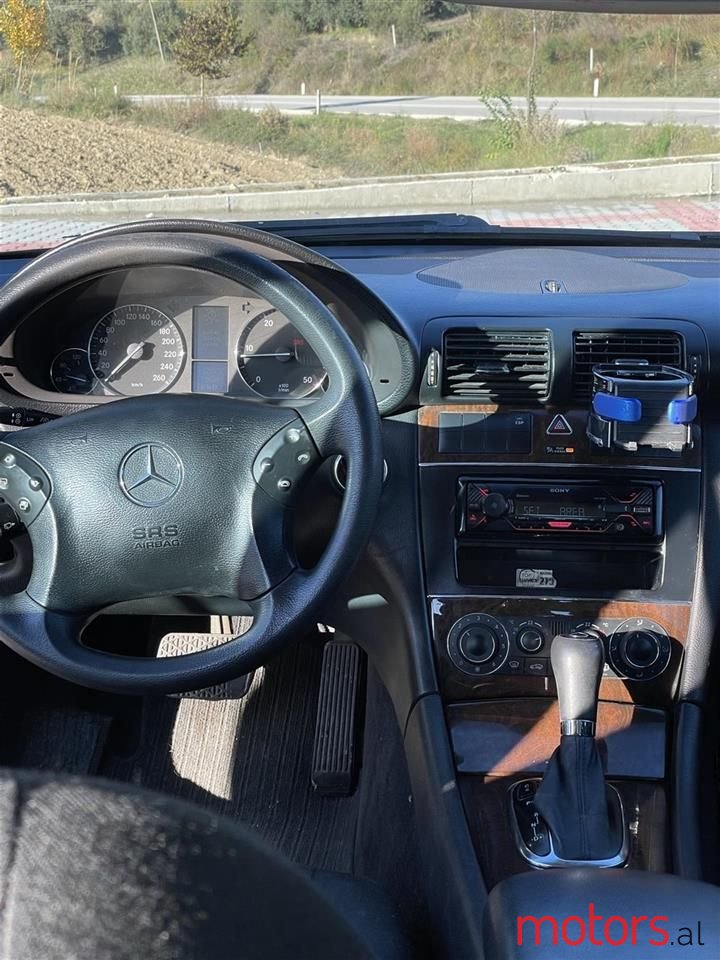 2006' Mercedes-Benz C 220 photo #3