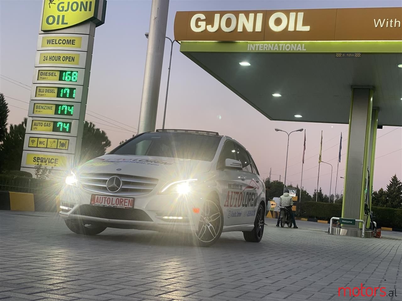 2014' Mercedes-Benz B 250 photo #6