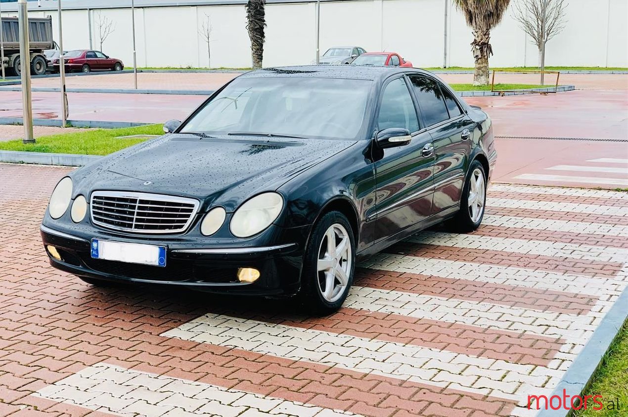 2002' Mercedes-Benz E 220 photo #1