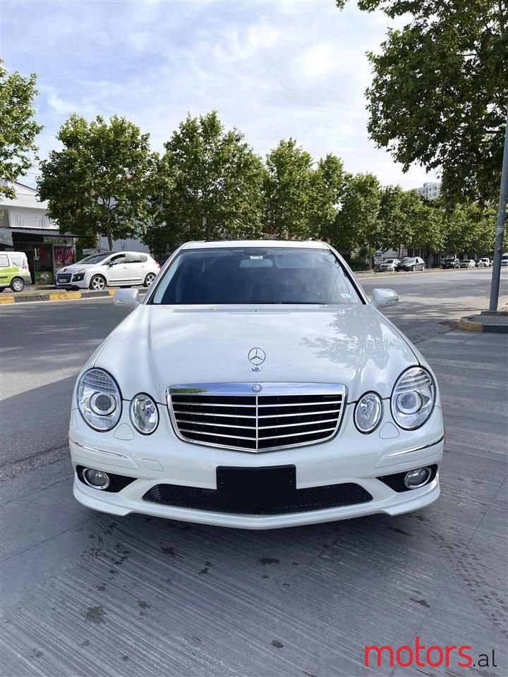 2009' Mercedes-Benz E 350 photo #1