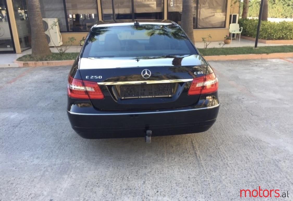 2010' Mercedes-Benz E 250 photo #5