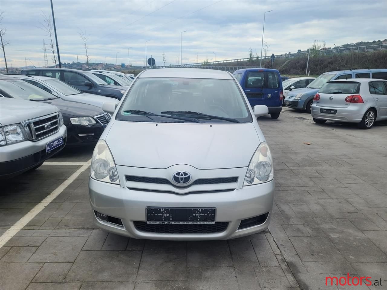 2005' Toyota Corolla Verso photo #3