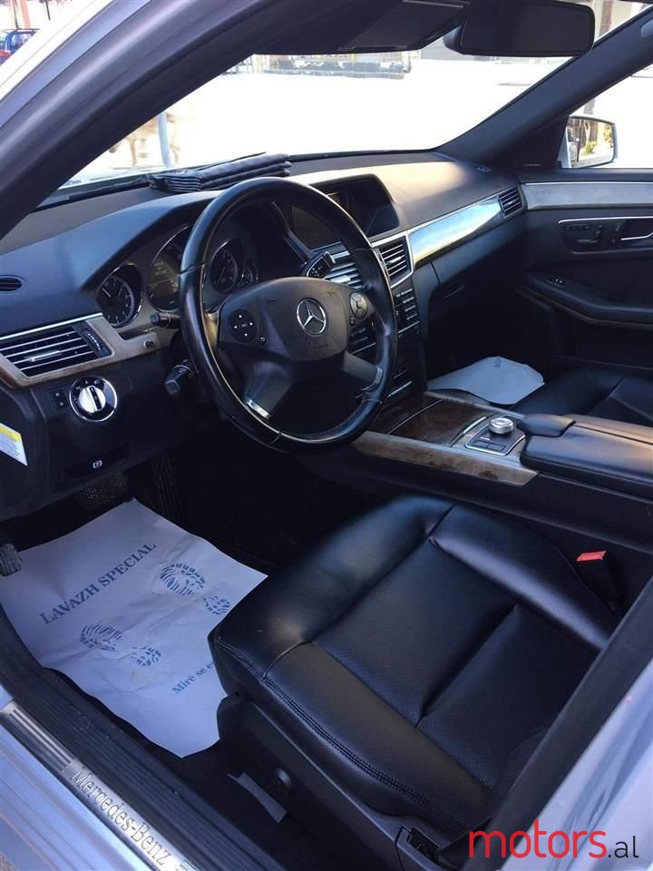 2010' Mercedes-Benz E 350 photo #4