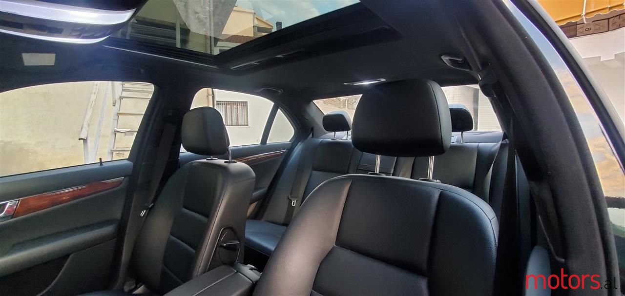 2011' Mercedes-Benz C 300 photo #4