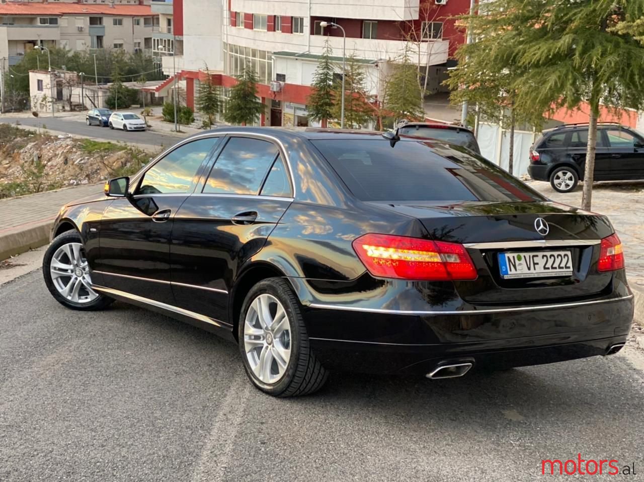 2011' Mercedes-Benz E 220 photo #3