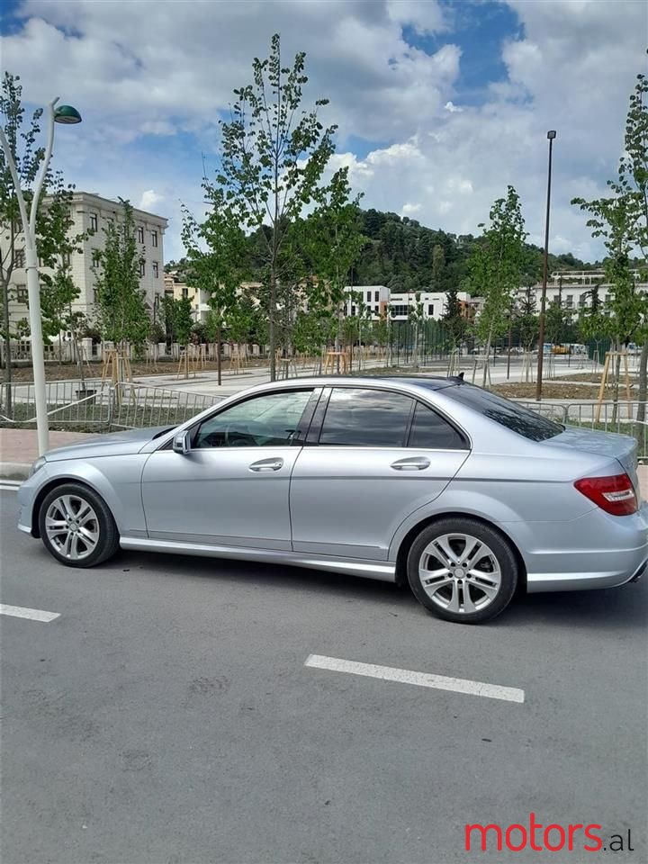 2013' Mercedes-Benz C 220 photo #2